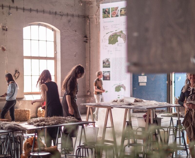 330910952011440832405969641987